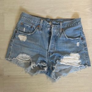 Levi's 501 shorts size 24